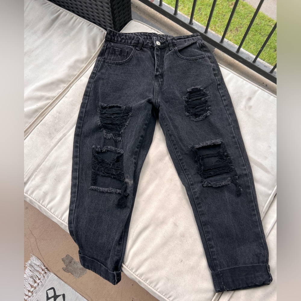 Women’s Black Distressed Mom Jeans